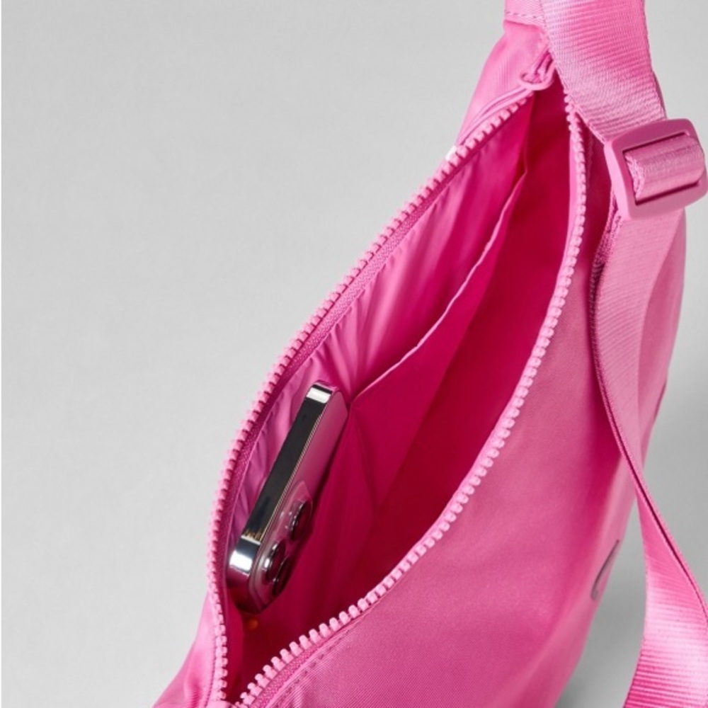 Fabletics Sling Bag - Picture 6 of 6